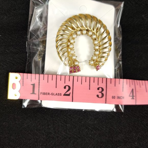 Vintage Gerrys Horseshoe Brooch Pin Faux Pearls Pink Rhinestones Chic Gold Tone - Picture 3 of 10